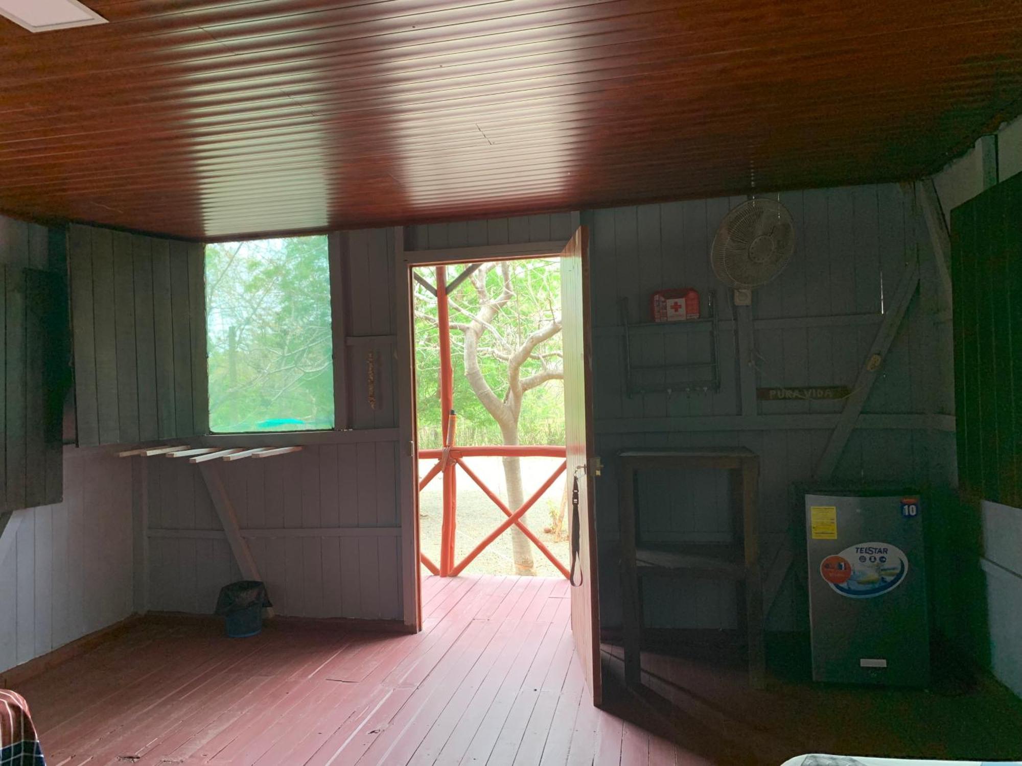 פלאיה אביאנאס Nieves Surf Hostel And Camping מראה חיצוני תמונה